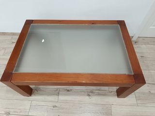 MESA DE CENTRO DE MADERA Y CRISTAL