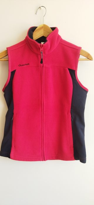 Chaleco polar Quechua rojo y negro