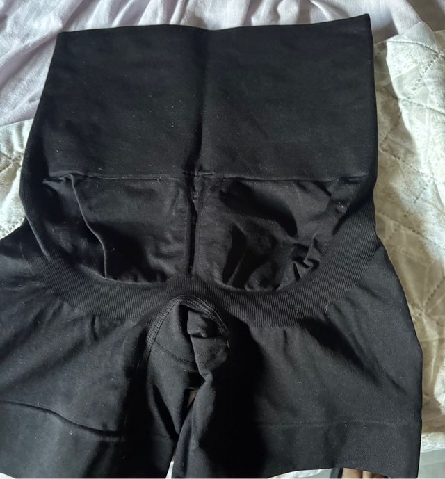 Guaina contenitiva nera