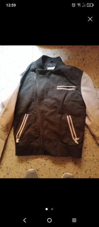 Chaqueta bomber negra y blanca