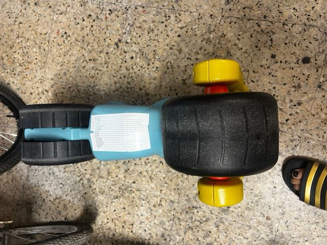 Moto correpasillos Feber infantil con muy poco uso