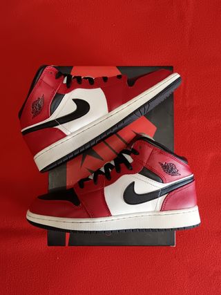 Nike Air Jordan 1 Mid Chicago (GS) - 40