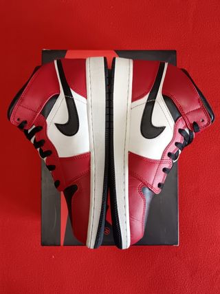 Nike Air Jordan 1 Mid Chicago (GS) - 40