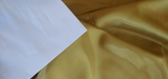 7m en forro poliéster color dorado oscuro