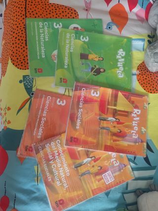 Libros 3°de primaria de Revuela Ciencias naturales