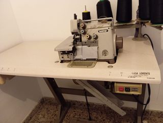 2 Máquinas de coser 1 Plana B-40D. Y 1 Overlock