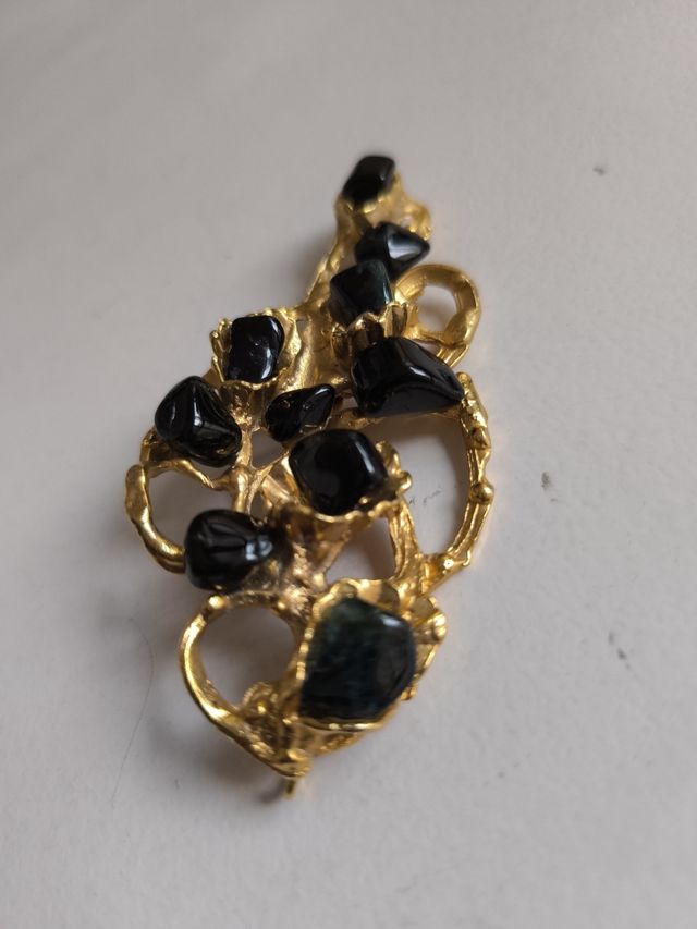 BROCHE o COLGANTE dorado con piedras semi preciosa