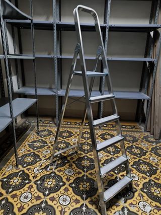 Escaleras de aluminio y madera