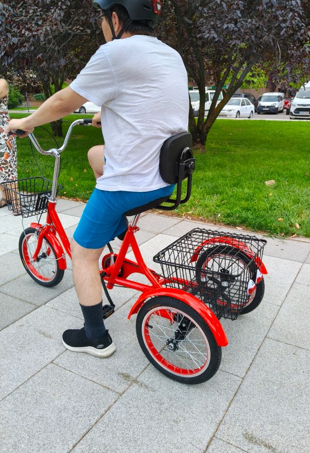 Triciclo 16" adaptado adulto o PMR color rojo