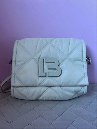 Bolso bandolera acolchado beige

bimba y lola