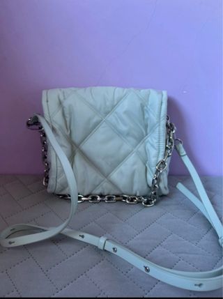Bolso bandolera acolchado beige

bimba y lola