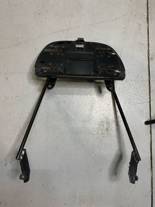 Soporte baúl moto