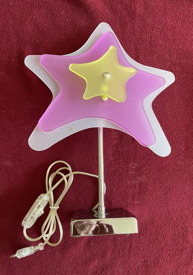 Lámpara mesilla infantil - Estrella.
