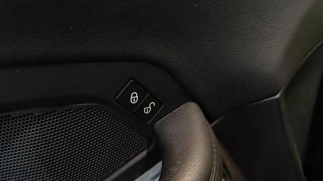 Jaguar E-Pace 2.0D 110kW R-Dynamic Nacional 77.000Km