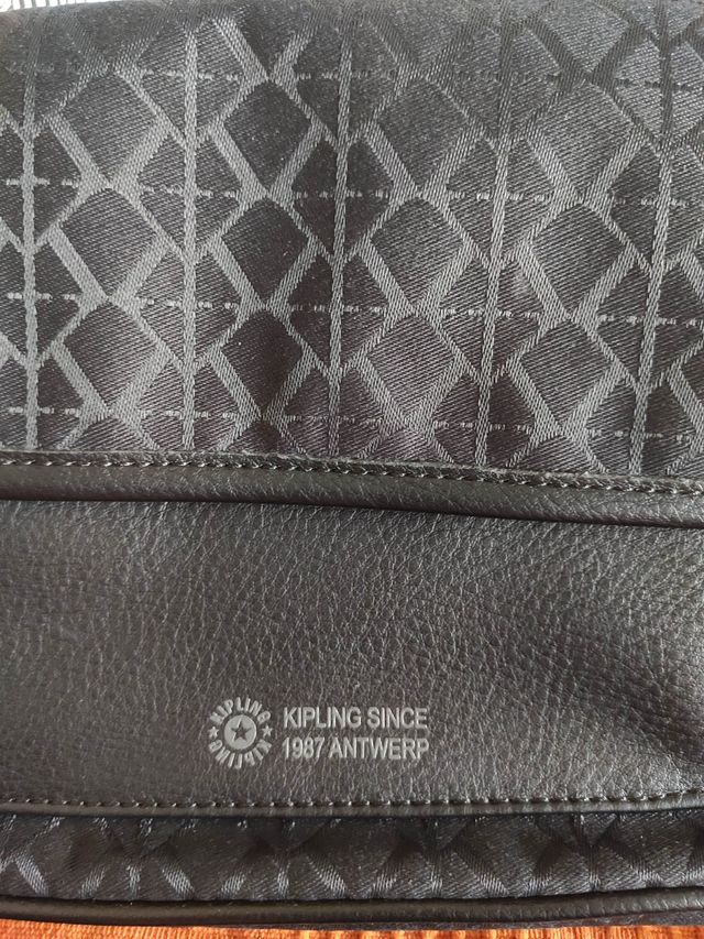 Bolso mediano Kipling negro