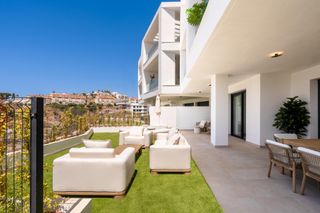 Apartamento con jardín y terraza en El Higuerón