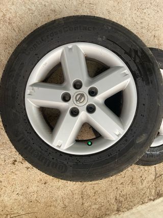 Llantas Nissan 16" 
neumatico 215/65/16 