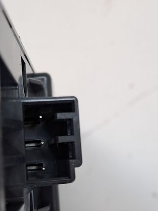 MANDO ELEVALUNAS DELANTERO IZQUIERDO VOLVO V40