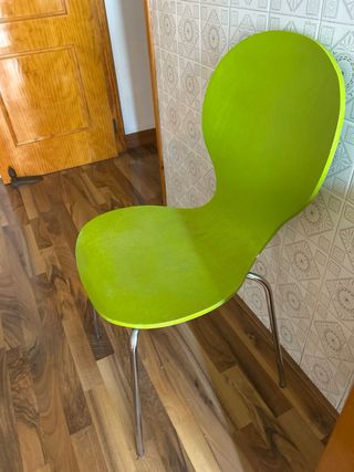 Silla verde diseño moderno
