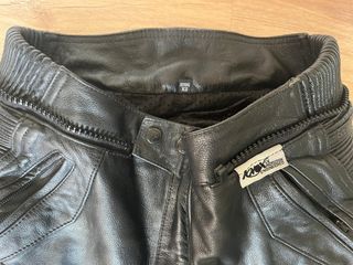 Pantalones moto cuero Bering