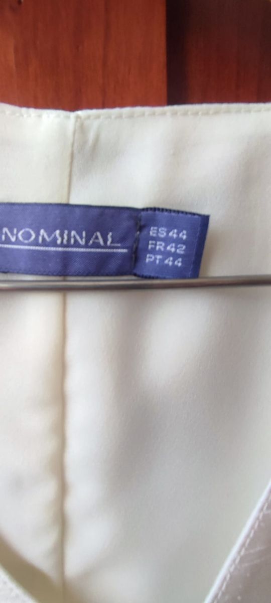 Conjunto falda, cuerpo y chal