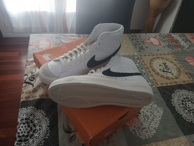 Nike Blazer Mid '77 - Blancas y Negras