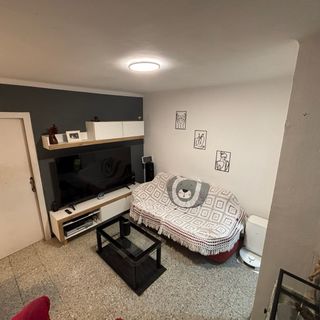 Alquilo habitacion amoblada