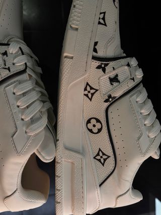 Zapatillas Louis Vuitton blancas