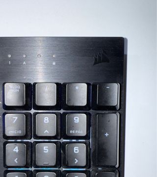Corsair K60 RGB - Teclado mecánico