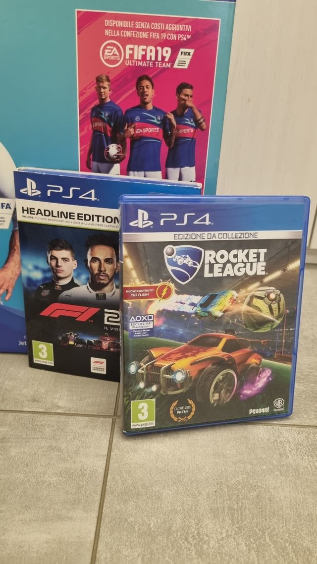 PS4 Slim 500GB + 2 Controller + Giochi