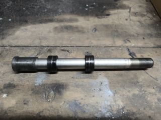 Eje rueda delantera Kawasaki Z750