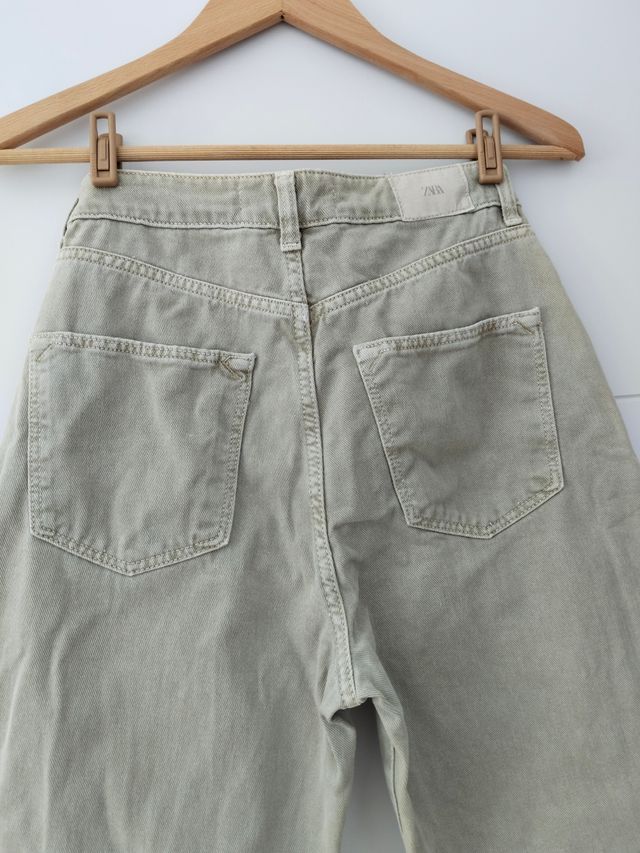 Vaqueros Zara tipo mom fit