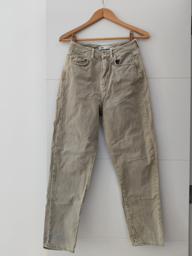 Vaqueros Zara tipo mom fit