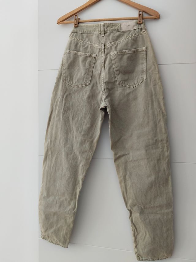 Vaqueros Zara tipo mom fit