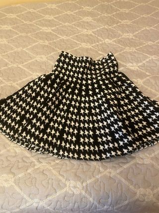 Minifalda negra y blanca