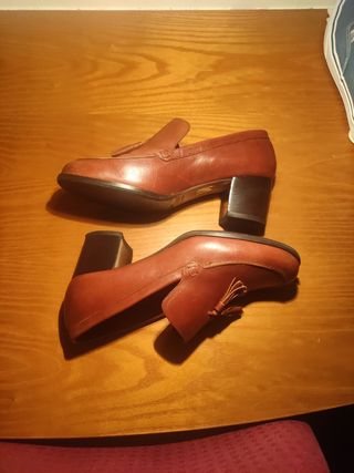 Zapatos J. Asssun Marrón