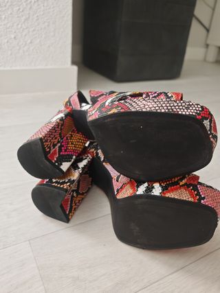 Sandalias plataforma multicolor talla 35
