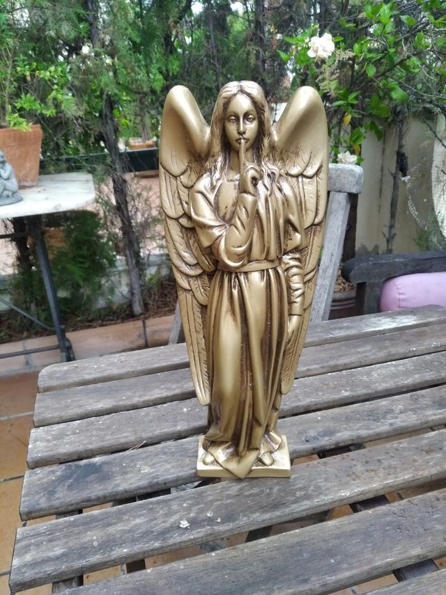 Figura ángel del silencio, mármol