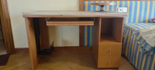 Escritorio madera marrón