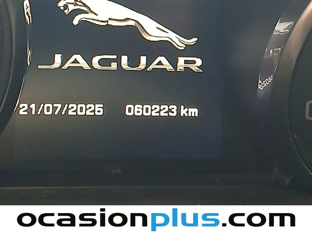 Jaguar XE 2.0 Diesel Pure RWD Auto 132 kW (180 CV)
