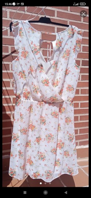 Lote ropa verano: vestido y 2 tops.3 e todo.