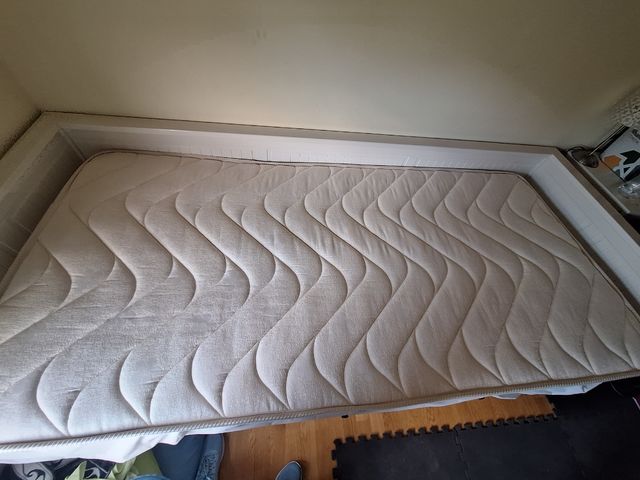 Somier lamas+colchon de muelles+ edredón y nordico