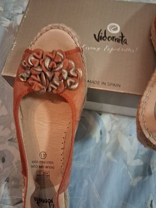 Sandalias Vidorreta cuña ,color teja- oro viejo .