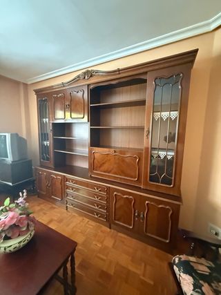 Mueble salón madera clásico