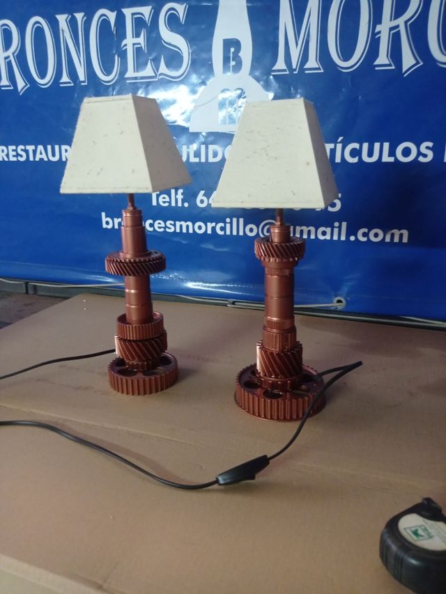 Lámparas artesanales con engranajes