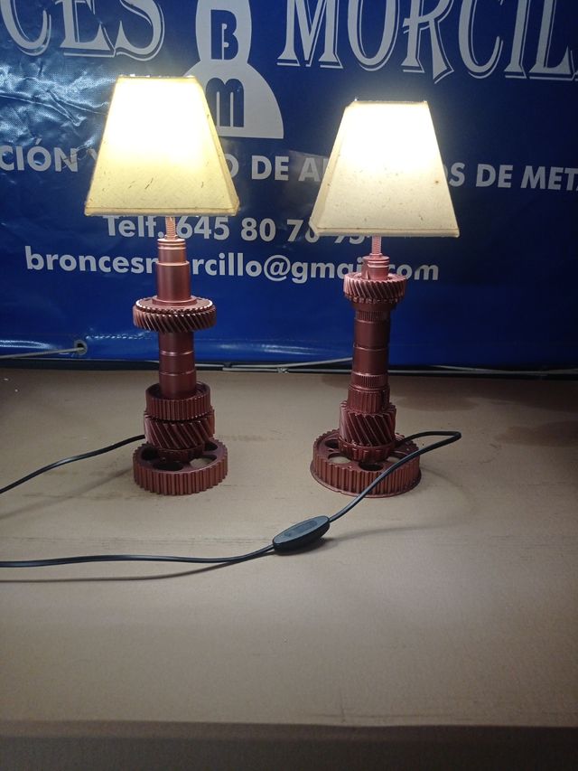 Lámparas artesanales con engranajes