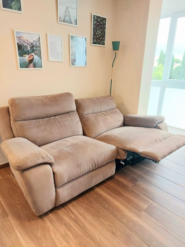 Sofá eléctrico en alcántara de 2,13m - Como nuevo