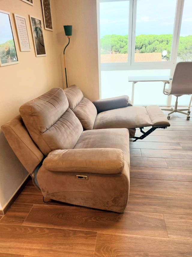 Sofá eléctrico en alcántara de 2,13m - Como nuevo