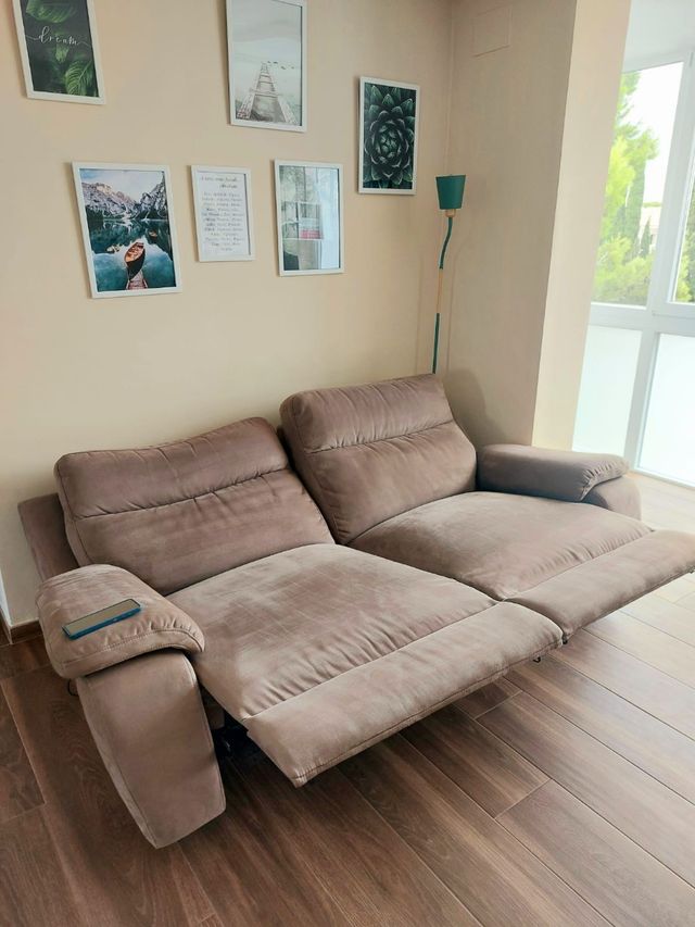 Sofá eléctrico en alcántara de 2,13m - Como nuevo