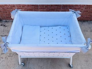 Mini cuna bebé - blanca con lunares